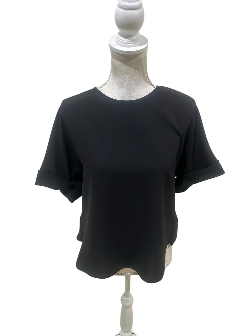 Uniqlo Black cuffed Short-Sleeve Crewneck Blouse size small